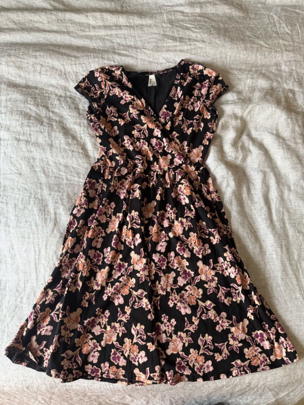 Pact Organic Cotten Floral Wrap Dress size medium